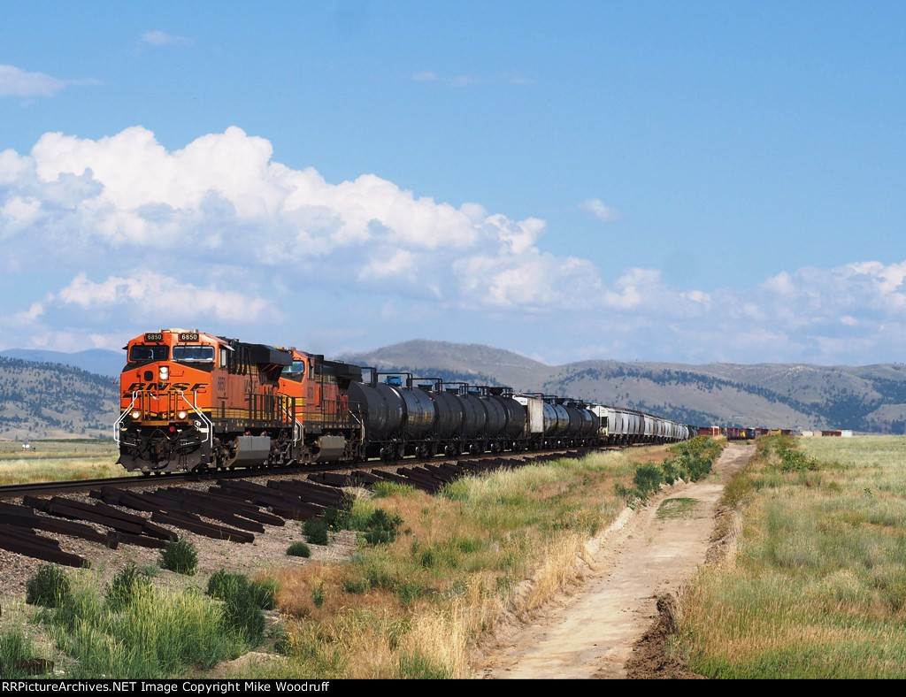 BNSF 6850